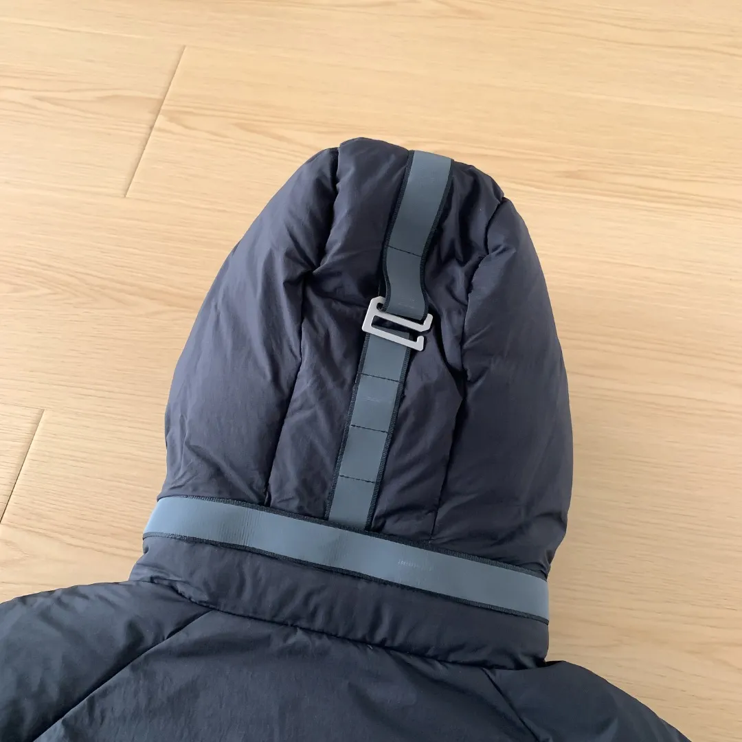 Style No. Y 110 𝗖𝗔𝗡𝗔𝗗𝗔 𝗚𝗢𝗢𝗦𝗘｜Canada Goose 𝗝𝘂𝗻𝗰𝘁𝗶𝗼𝗻Capsule Short Down Jacket/Ouyang Nana Generation 𝗦𝗶𝘇𝗲: 𝗫𝗦 𝗦 𝗠 𝗟 𝗫𝗟 𝗫𝗫𝗟 Product color: Black, White